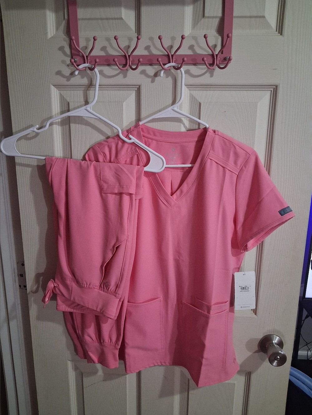 Medcouture Women's Pink V-Neck Scrub Set